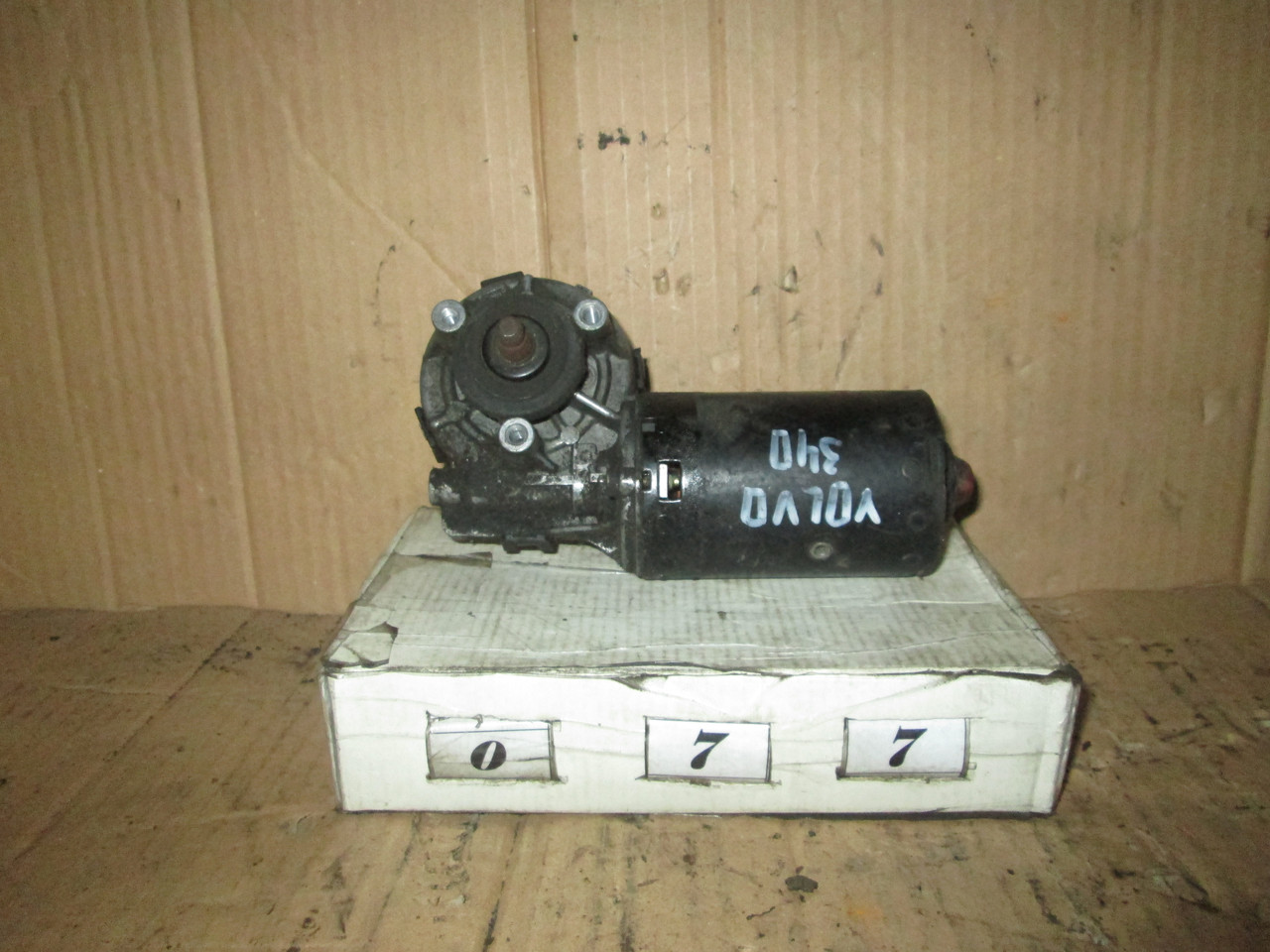 No77 Б/у Двигун склоочисника 0390246323 для Volvo 340 1976-1991, фото 1