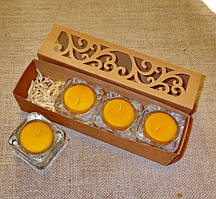 Свічники зі свічками