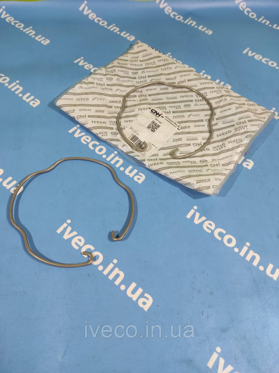 Стопорне кільце балансира ресори Iveco Trakker EuroTrakker 42051190 скоба кріплення кришки балансира, фото 1