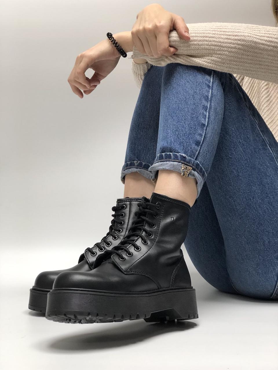 Жіночі чорні Черевики Dr.Martens JADON
