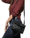 Модна жіноча чорна сумка крос боді з довгим ремінцем через плече екошкіра, фото 5
