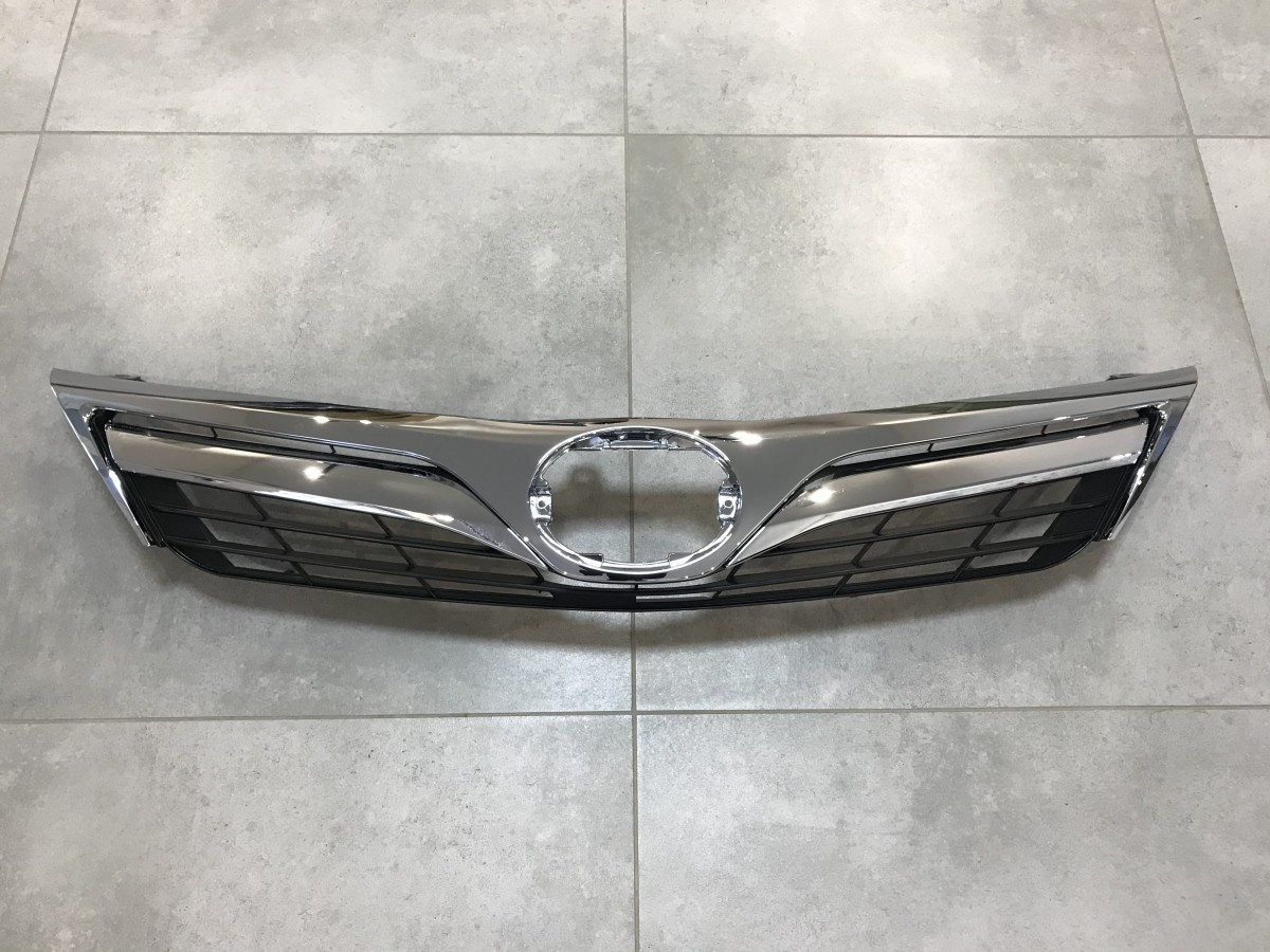 Решітка радіатора Toyota Camry LE / XLE 50 USA 2012-2014