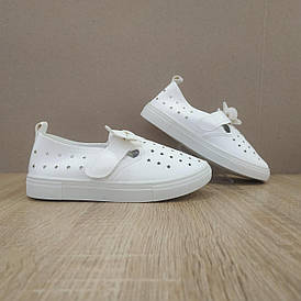 Дитячі Кросівки кеди білі з бантиком на липучці літні з перфорацією еко — шкіра 25-30