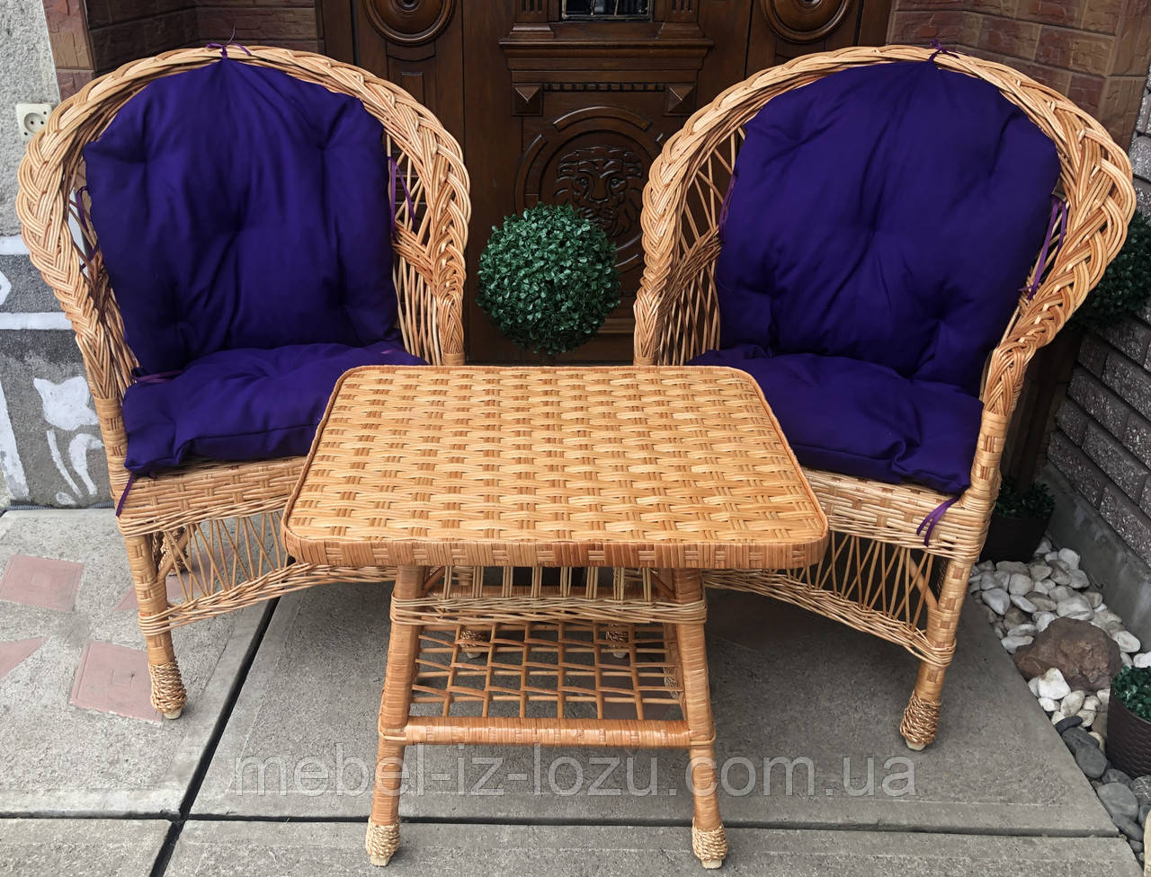 2 крісла "Обічні" з темно-синіми подушками та столик квадратний "Обічний", фото 1