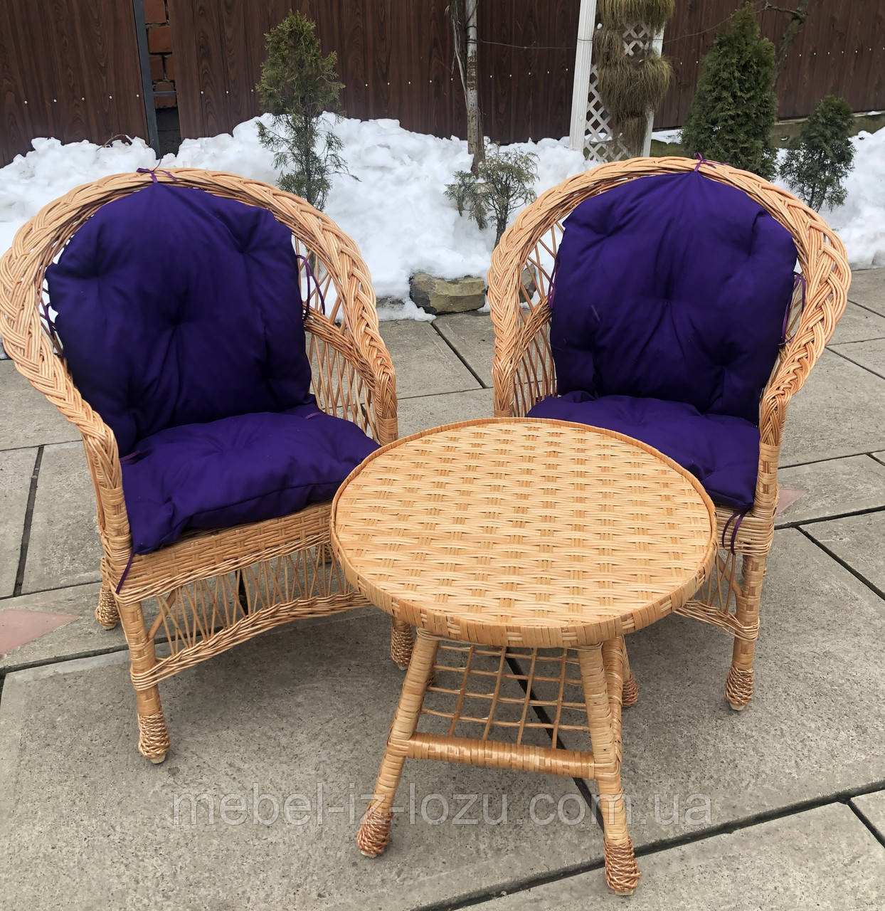 2 кресла "Обычные" с темно-синими подушками и столик круглый "Обычный" - фото 3 - id-p1359203305