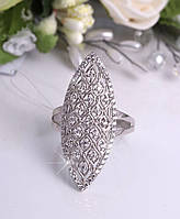 Серебряное родированное ажурное кольцо с фианитами.
