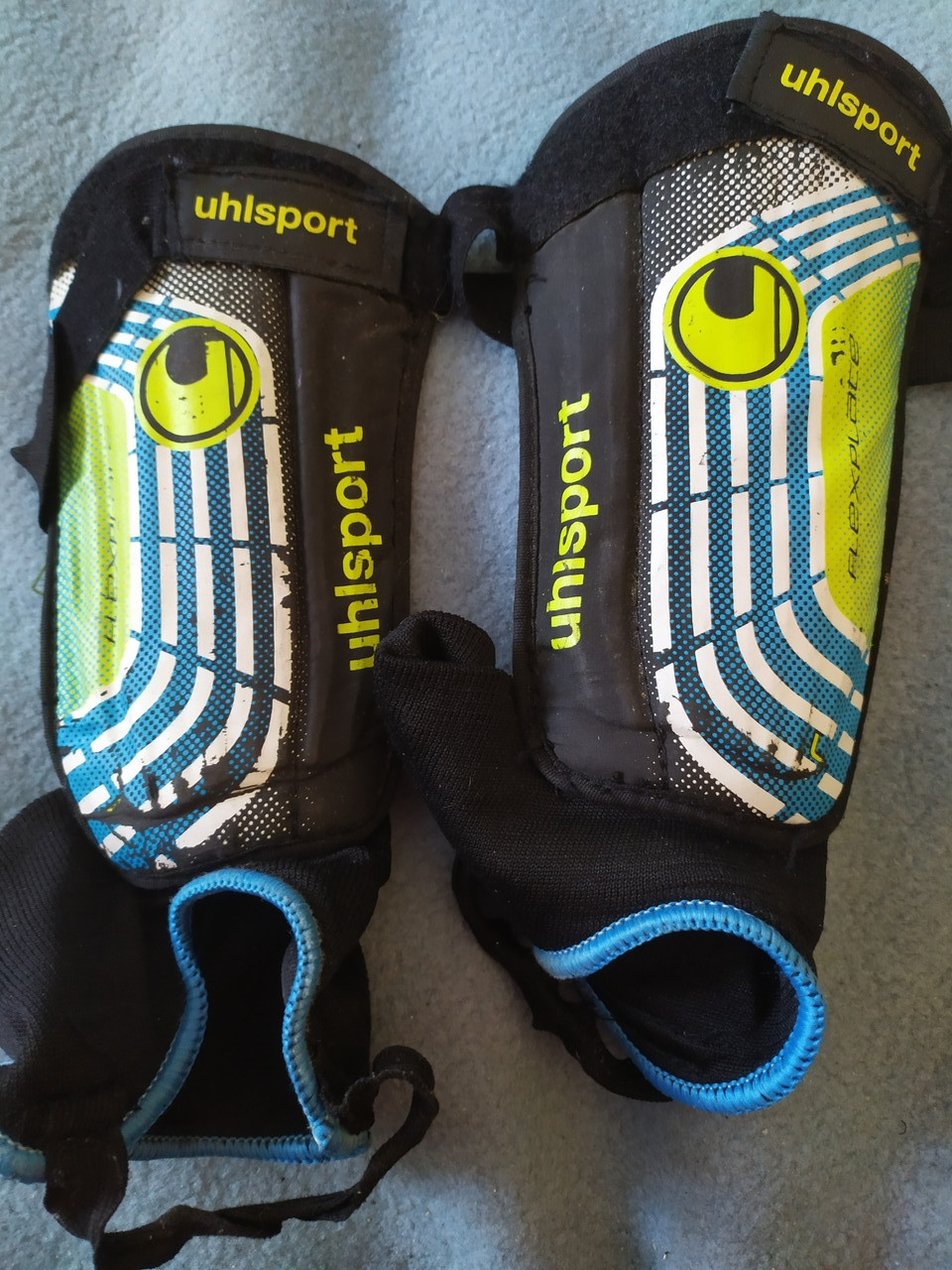 Защита ног для футбола, щитки Uhlsport - фото 1 - id-p1359895508