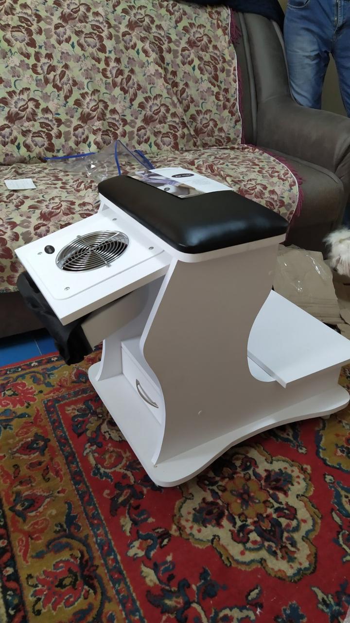 Підставка для педикюру VM28 ДСП біла, екошкіра Чорна, витяжка Air Max MV150 (VelmiTM)