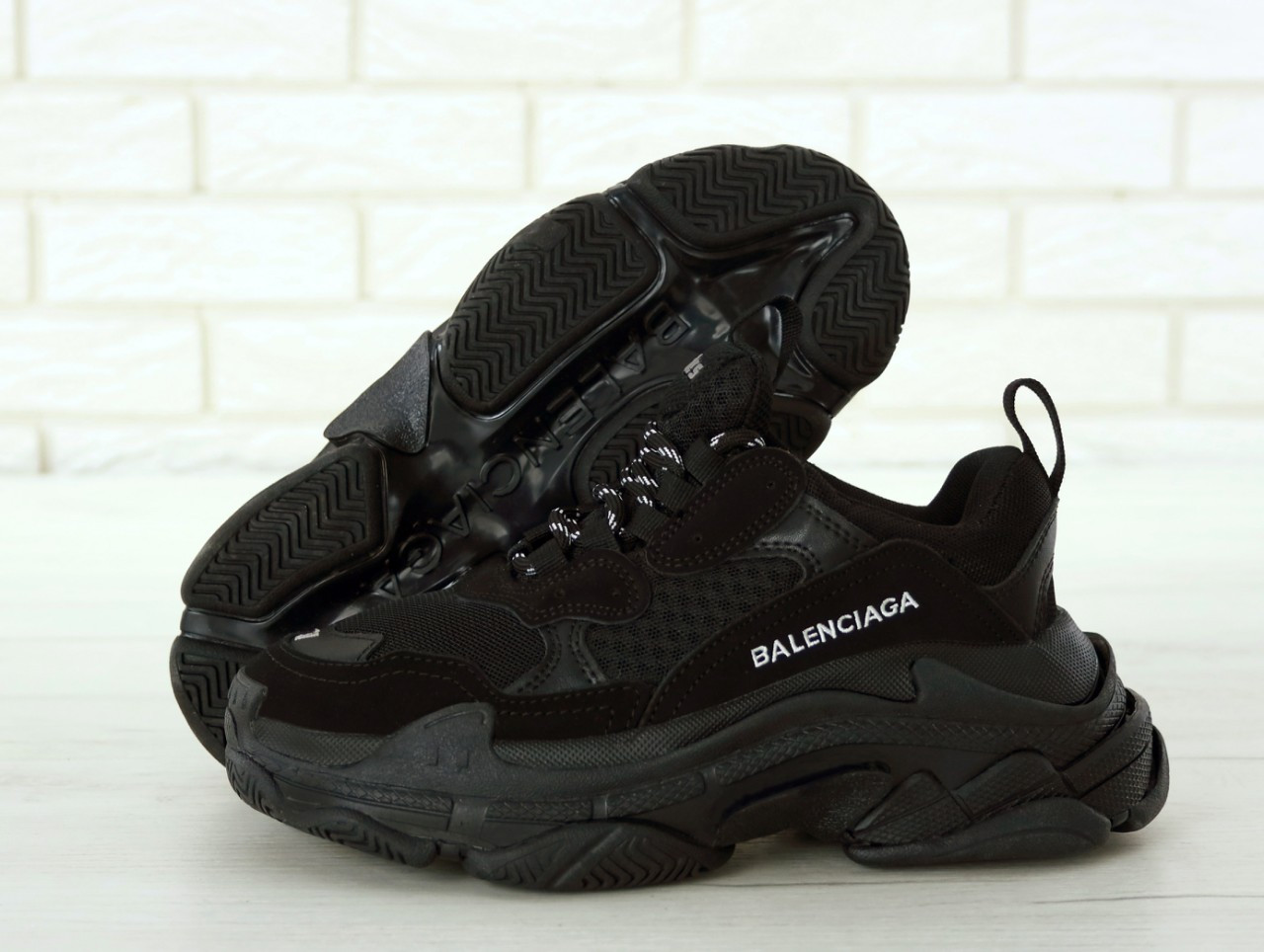 Жіночі чорні Кросівки Balenciaga Triple S