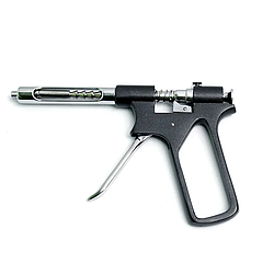 Карпульний шприц в техніці проведення знеболення