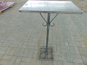 Стіл на кладовище з кріпленням на плитку