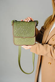 Шкіряна жіноча сумка, оливкова сумка, сумка через плече "Трипілля"