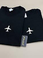 Парні футболки для хлопця та дівчини. Футболки чорного кольору з малюнком літака.