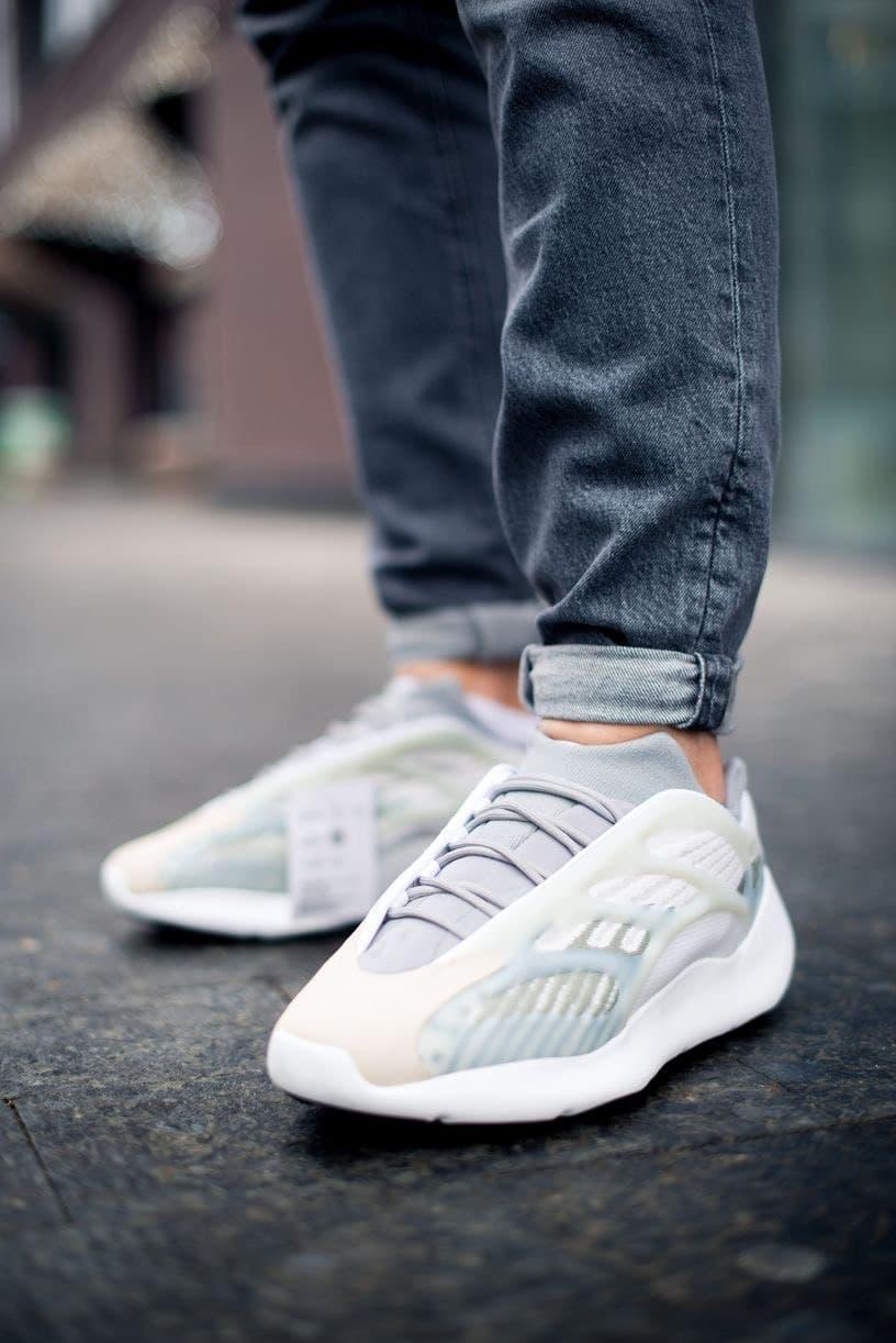 Yeezy 700 cheap argento adidas
