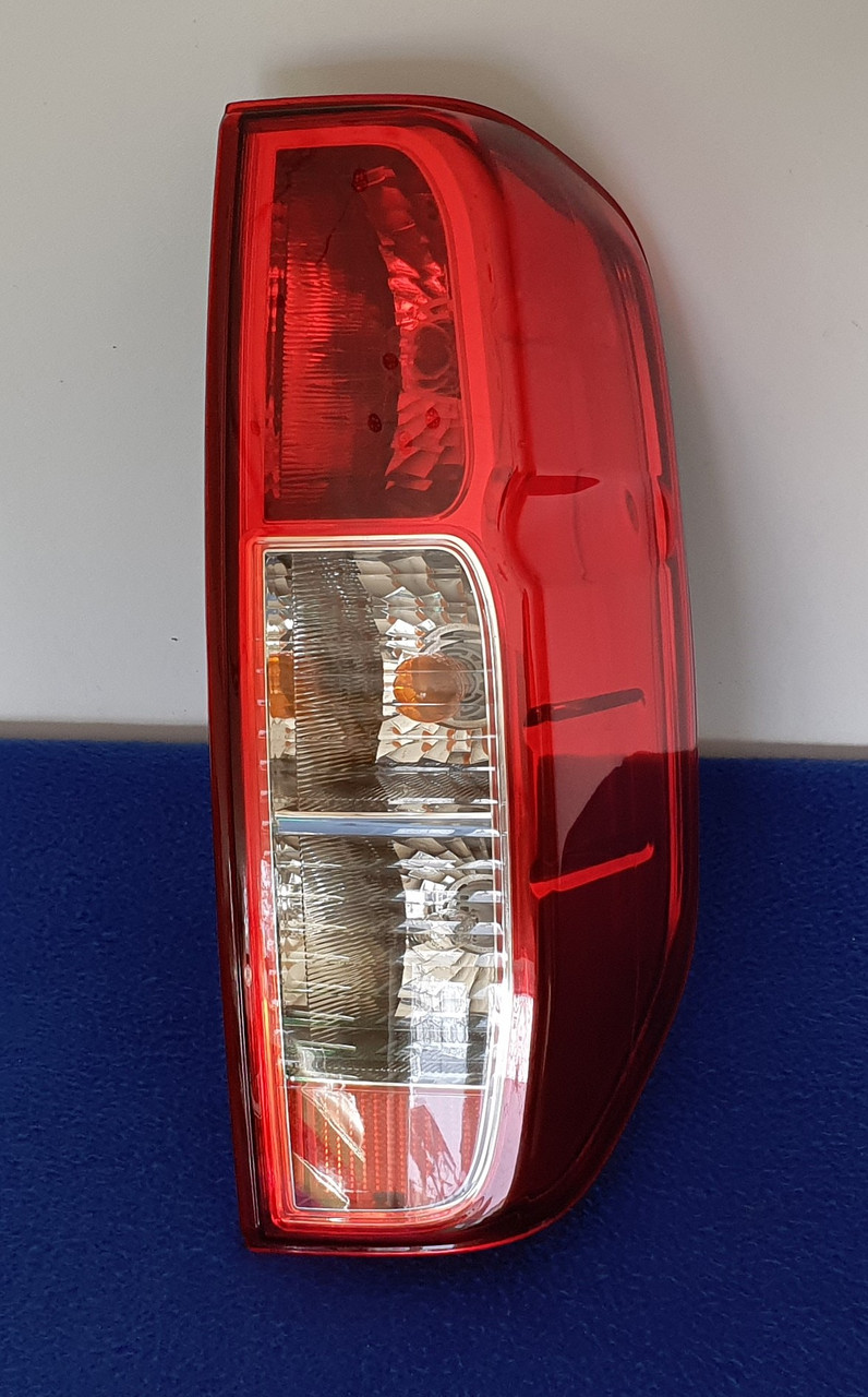 Оригінальна задня права фара Nissan Navara 2005 -2013