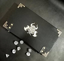 Дерев'яна подарункова ігрова коробка для гри в кості "Dice box" з гравіюванням
