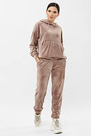 Спортивні жіночі костюми