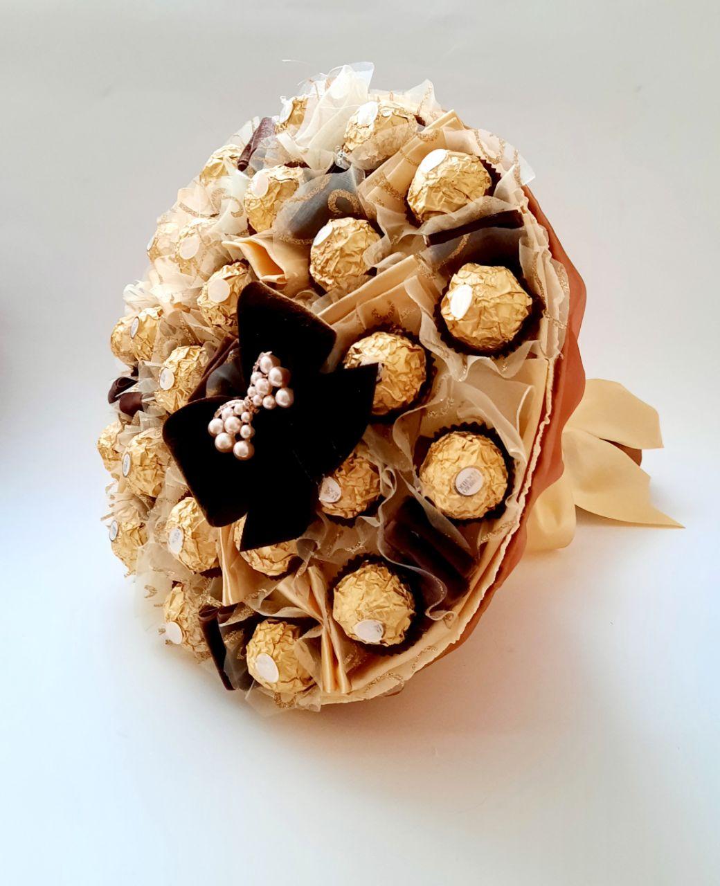 Букет з цукерок Ferrero Rocher Романтичний кавовий