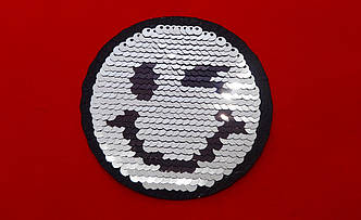 Термоаплікація з паєтками Смайлик 8,3 см чорний / срібло