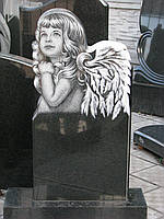 Резная стела с гравировкой ангелочка детский памятник