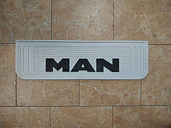 Бризк із написом MAN білий