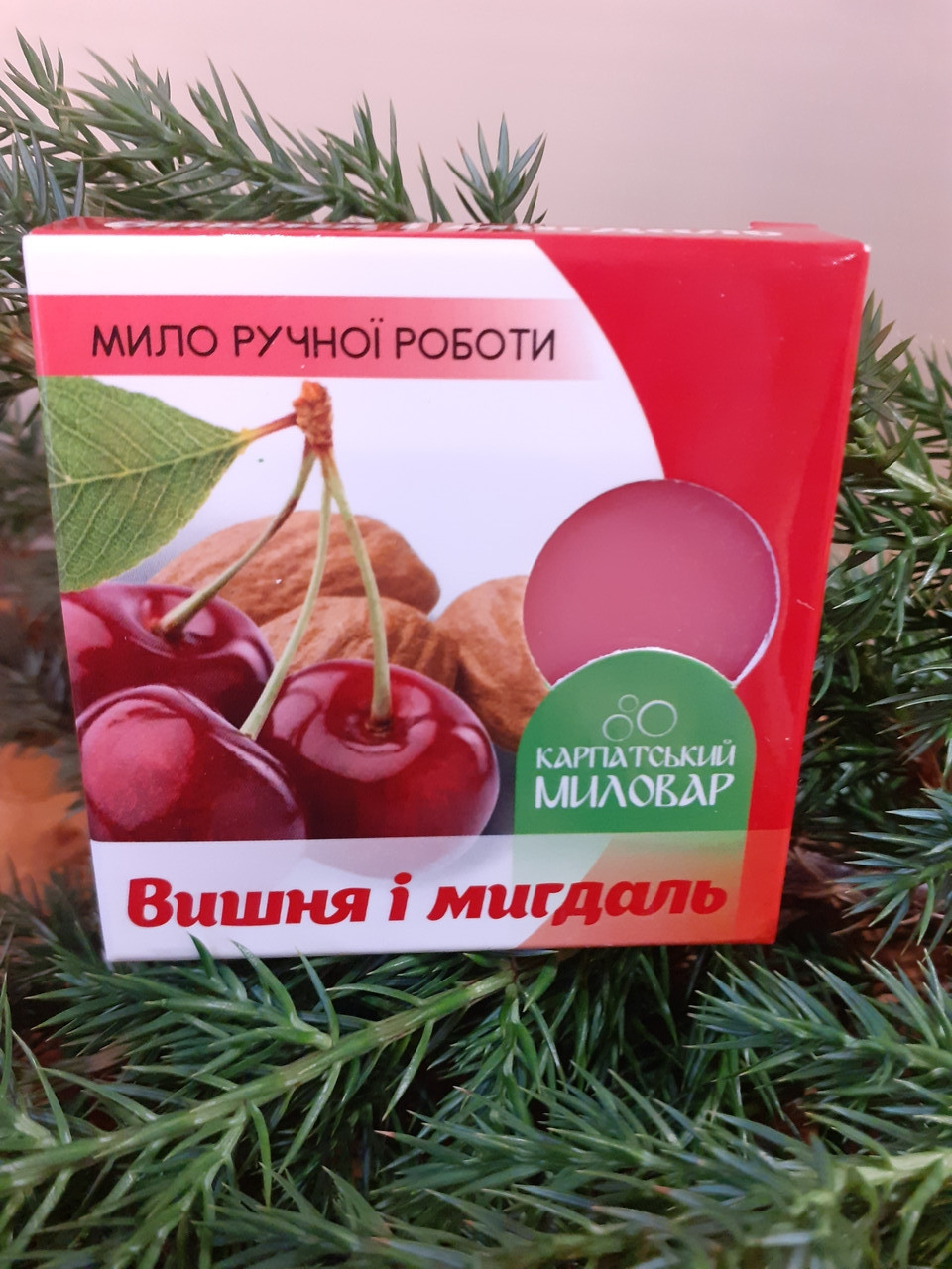 Натуральне мило ручної роботи "Вишня і мегдаль".