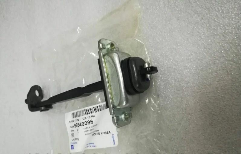Обмежувач дверей задньої лівої Авео Т-250 GM 96649096