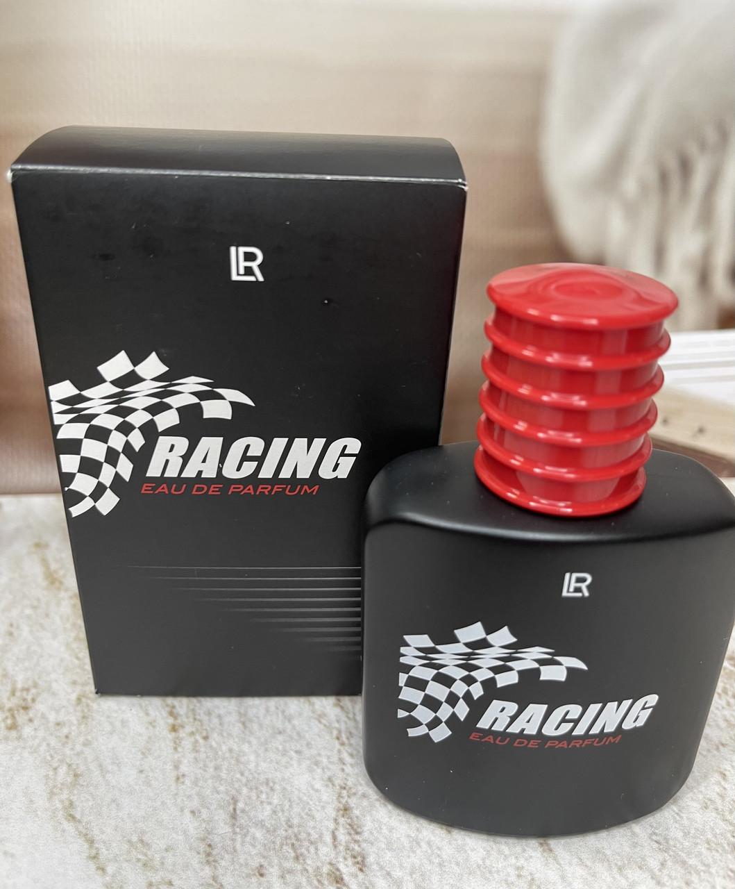 Чоловічі бентежні та динамічні парфуми RACING