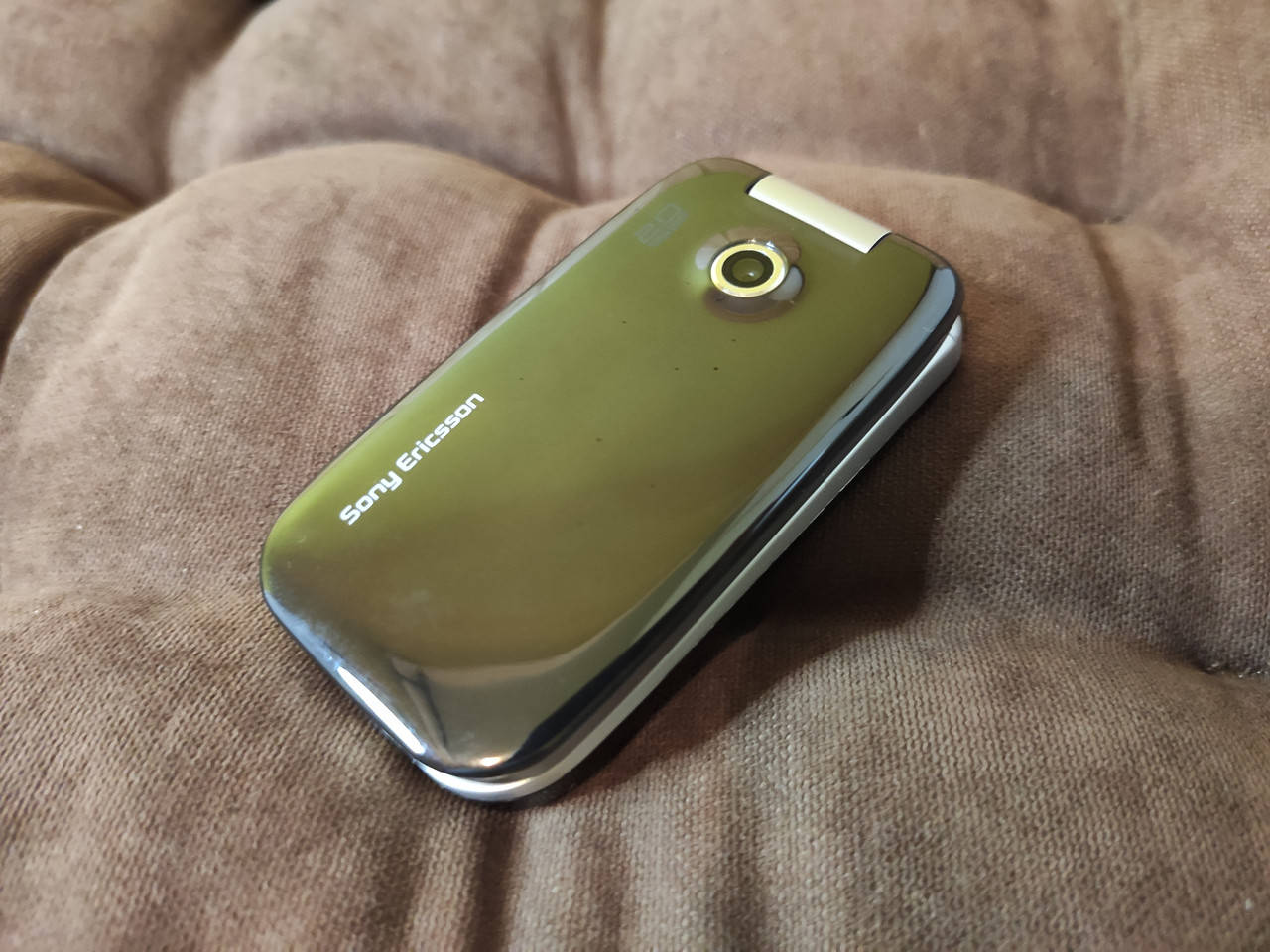 

Мобильный телефон Sony Ericsson Z610i