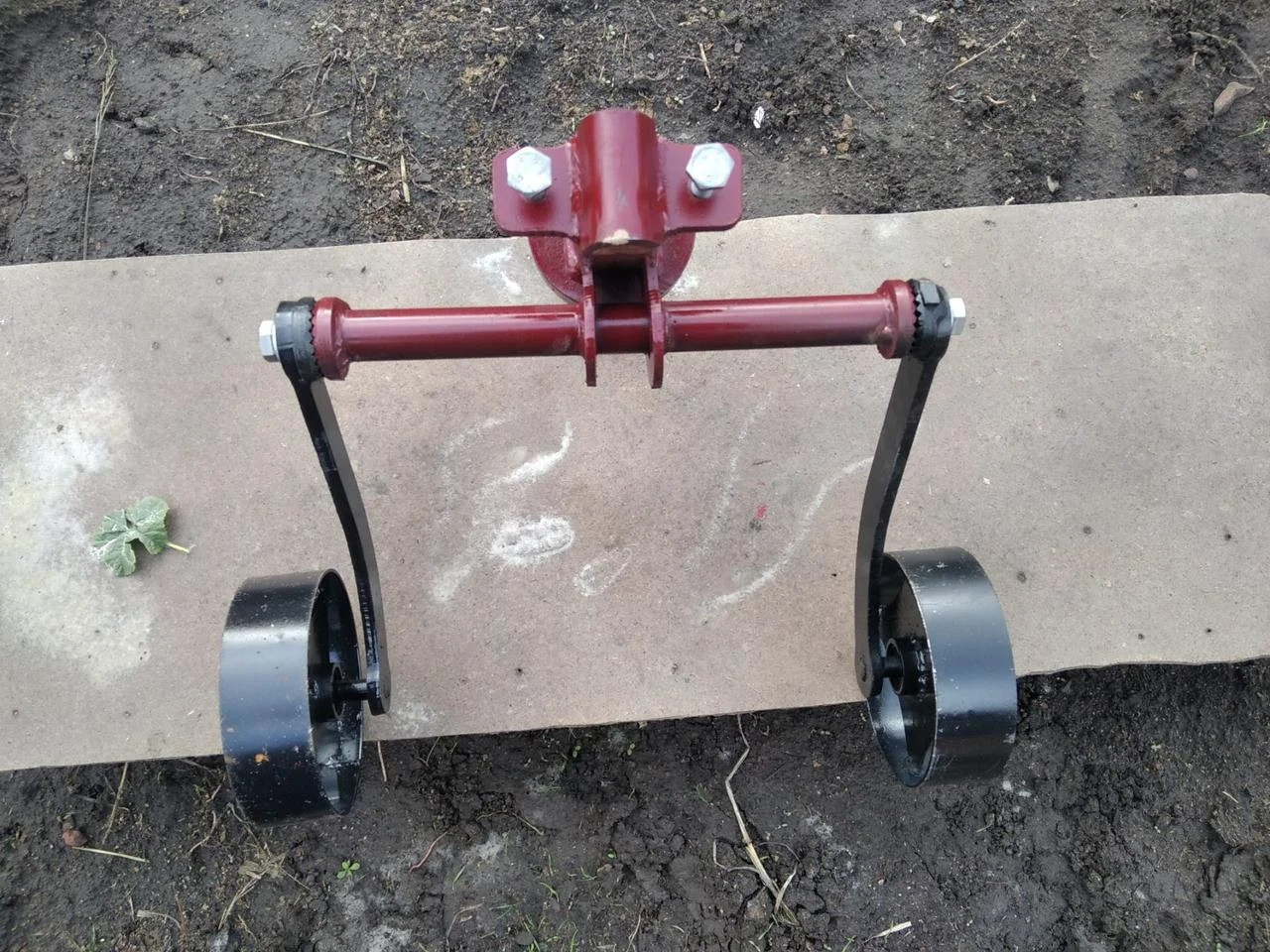 Зчіпка універсальна з опорними колесами (42 см) БелМет