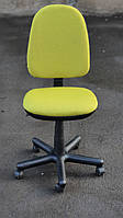Крісло офісне б/у. Колір:зелений (яблуко).