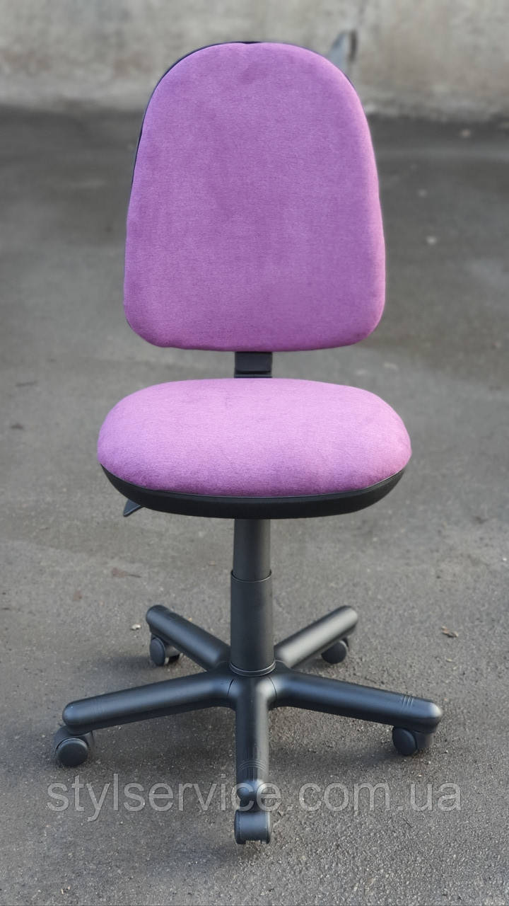 Крісло офісне б/у. Колір:фіолетовий