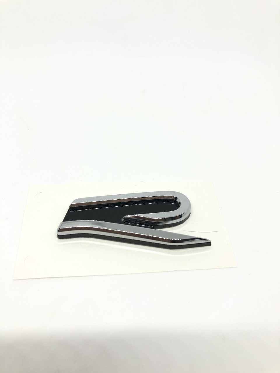 Емблема кришки багажника (крила) R-Line оригінал, фото 1