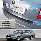 Пластикова захисна накладка заднього бампера для Skoda Superb Combi 2010-2013