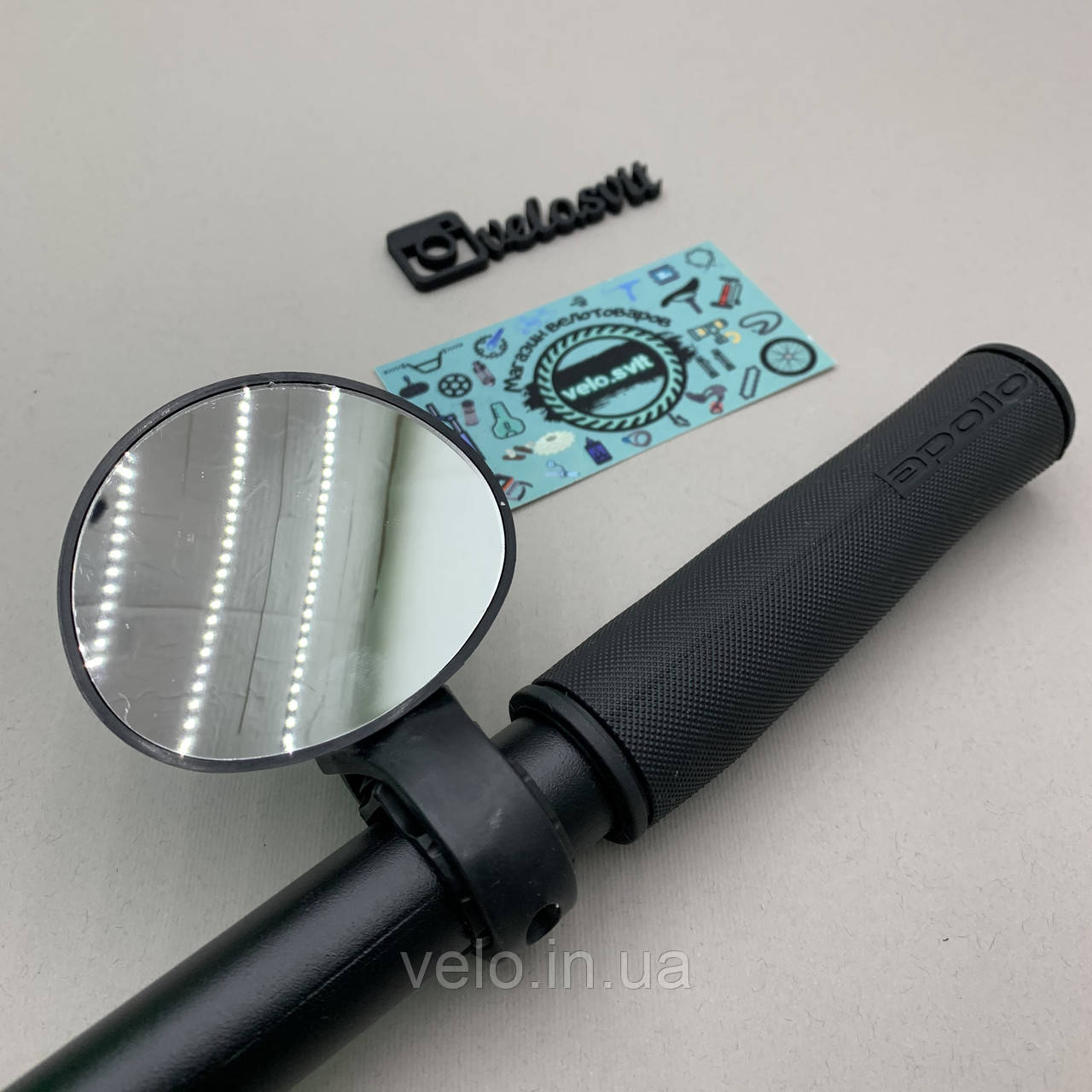 Велосипедне дзеркало заднього виду сферичне на кермо велосипеда.