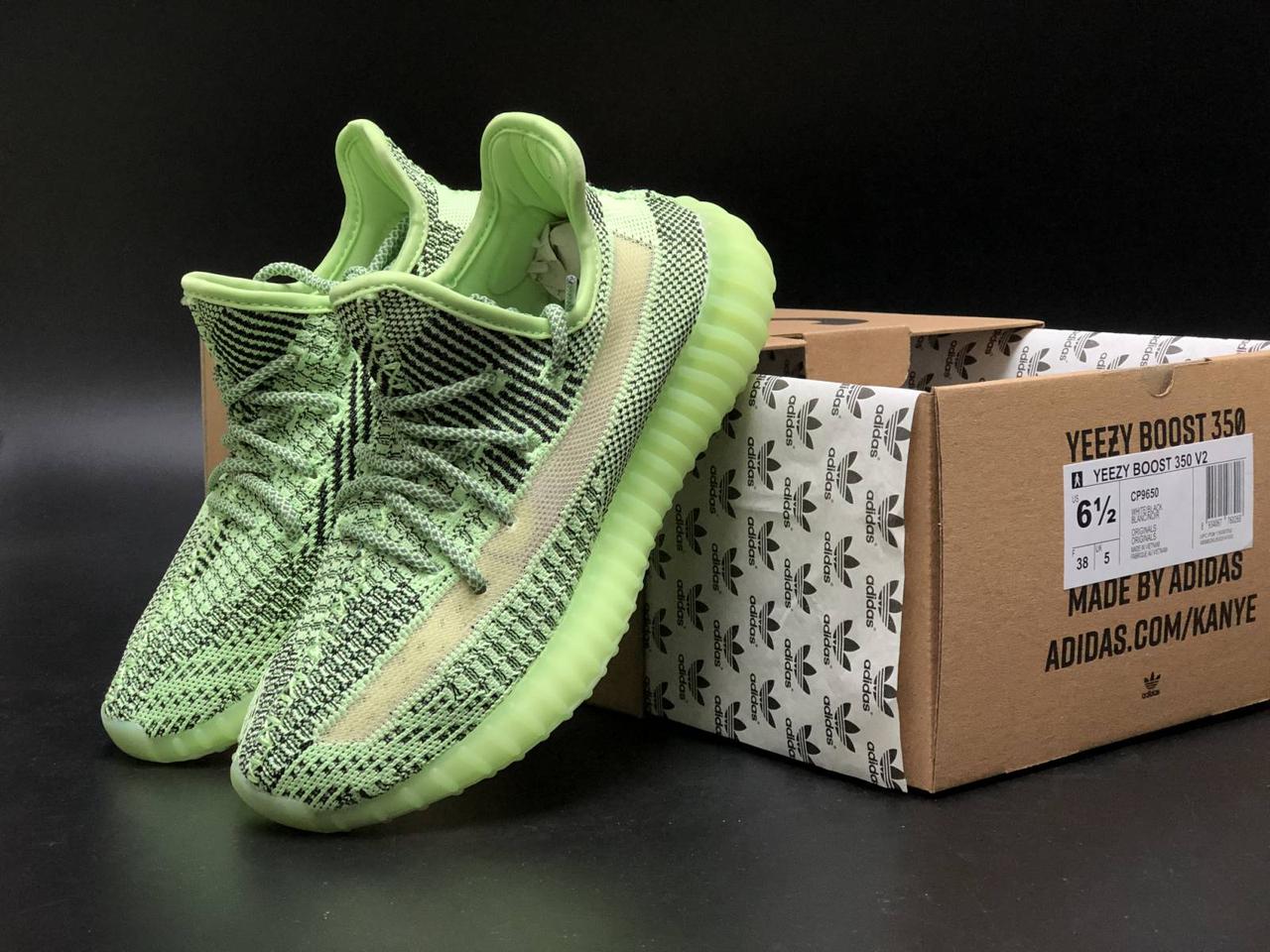 Жіночі салатові Кросівки Adidas Yeezy Boost 350