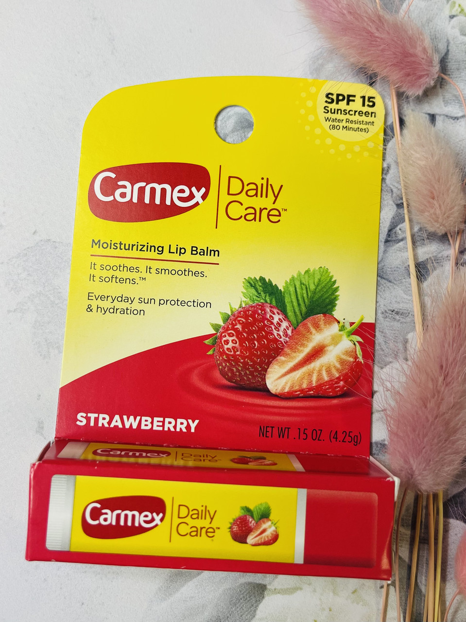 Бальзам для губ Carmex Полуниця стік 4,25 грамм - фото 1 - id-p150309288