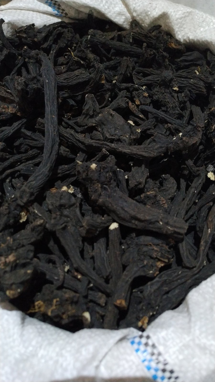 Живокіст корінь (Symphyti radix)