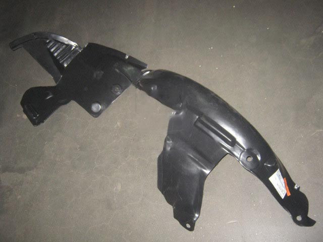 Підкрилок передній лівий Рено Кліо, Renault CLIO 01-05 (TEMPEST)