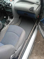 Наши EVA коврики в салоне Peugeot 206 '98-09 2