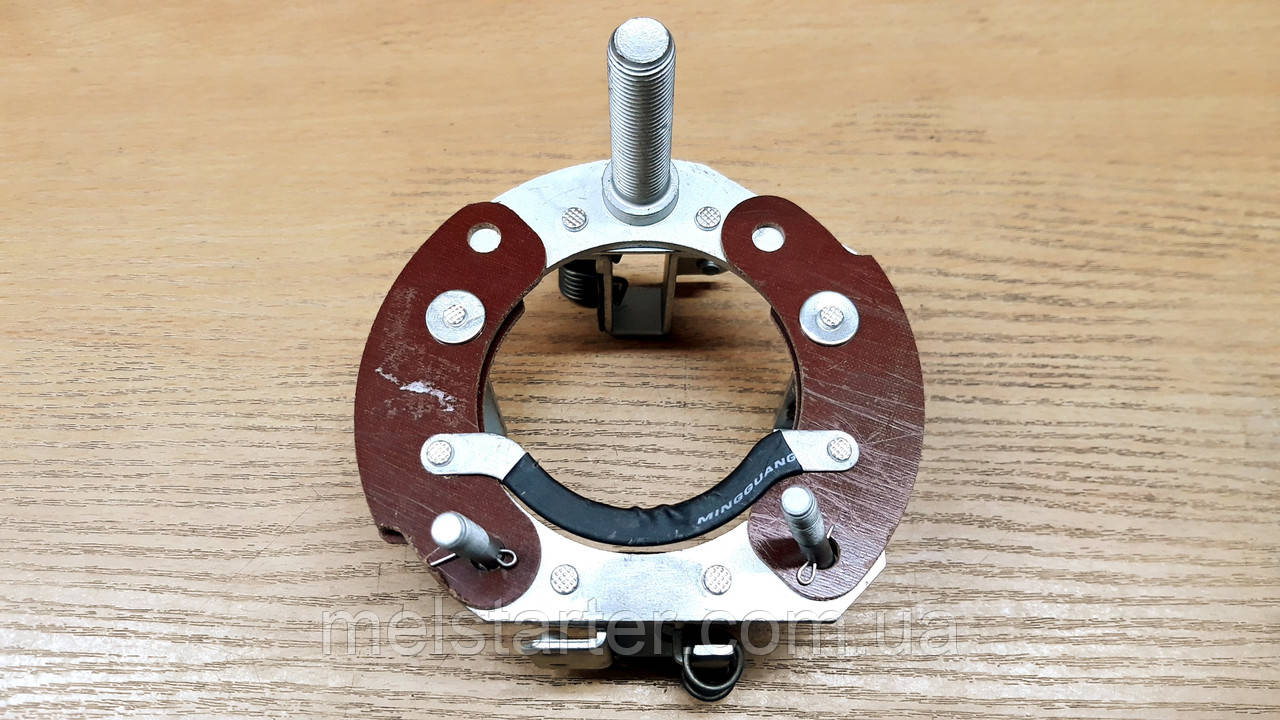 Щіткотримач з щітками 2501.3708000-40,  2501-3708000-21 МАЗ, КрАЗ, БелАз, ЯМЗ-236, -238, -240) 24В, 500мм