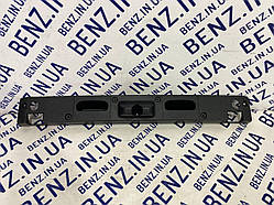 Накладка замку кришки багажника Mercedes W221 A2217500093