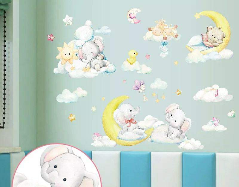 Вінілові наклейки на стіну в дитячу Звірята на місяці у хмарах (лист 50 х70 см) Б394-13