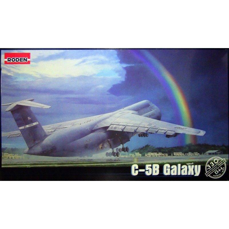 Пластикова модель 1/144 Roden 330 американський військово-транспортний літак C-5B Galaxy