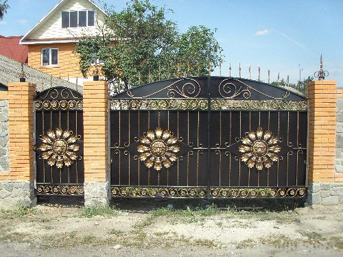Паркани та огорожі на замовлення в Києві