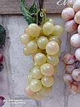 Виноград з листочками, муляж, у 4 кольорах, 40/30 (ціна за 1 шт.+10 грн.), фото 9