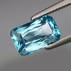 Блакитний циркон натуральний 2.08 Ct 8 х 5 мм Cambodia