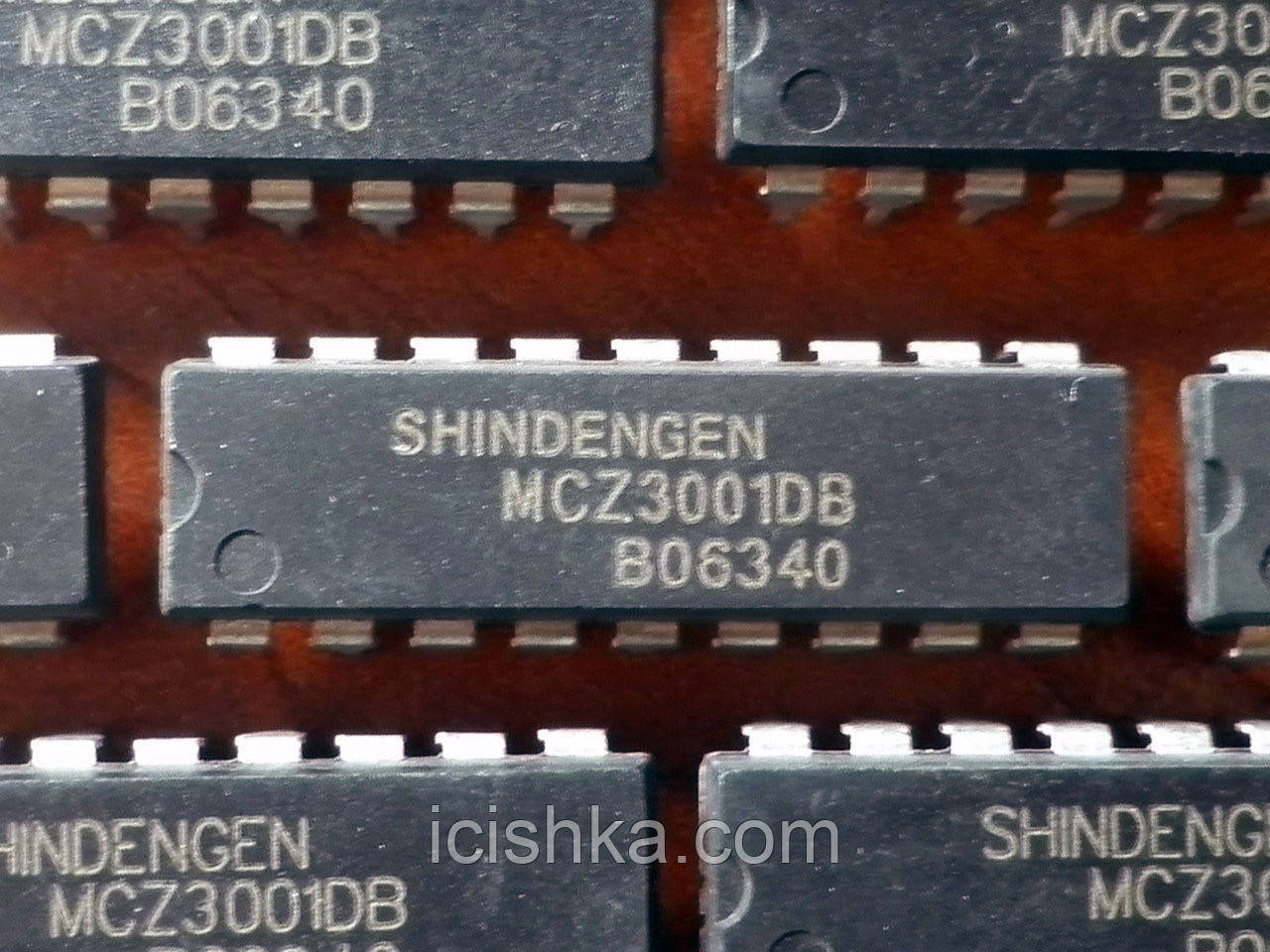MCZ3001 / MCZ3001D / MCZ3001DA / MCZ3001DB DIP-18 - ШИМ блоку живлення телевізора SONY