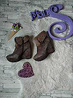 Жіночі зимові черевики Kors Vigotti на танкетці натуральна замша коричневого кольору 36 розмір