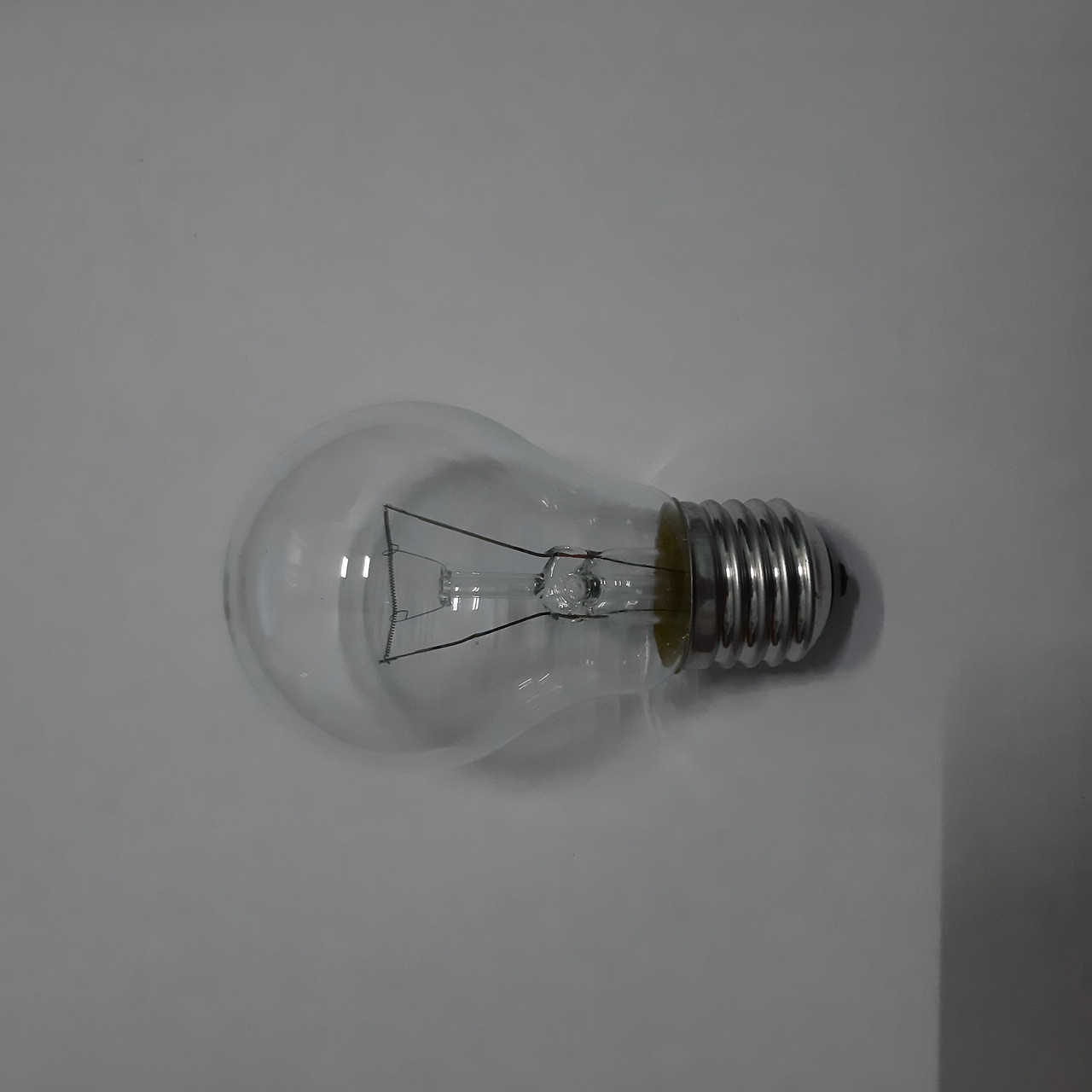 Лампа розжарювання МО 12-15 з цоколем Е27